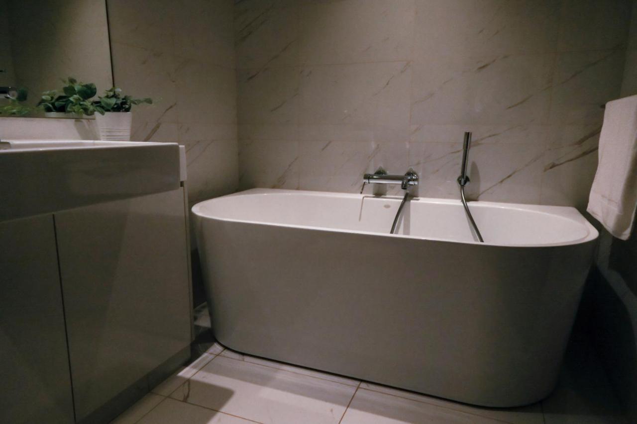 Brand New Water Front Luxury Cinnamon Suites Apartment In Heart Of Colombo City المظهر الخارجي الصورة